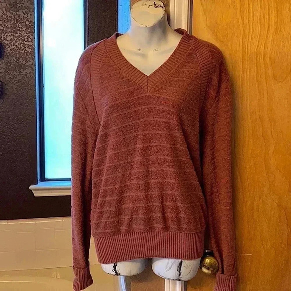 Men’s Ribbed V-neck Sweater - Picture 1 of 9